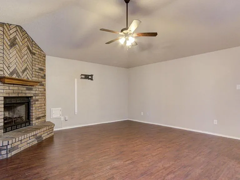Freelan Dr — Photo 18