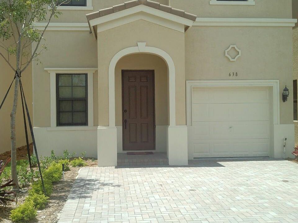 1st image of 638 NE 193rd Ter