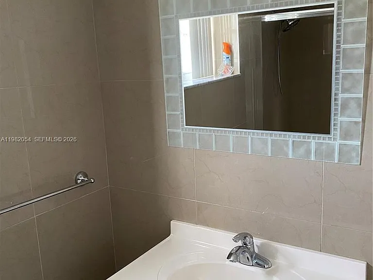 802 NE 26th Ave #802 — Photo 5