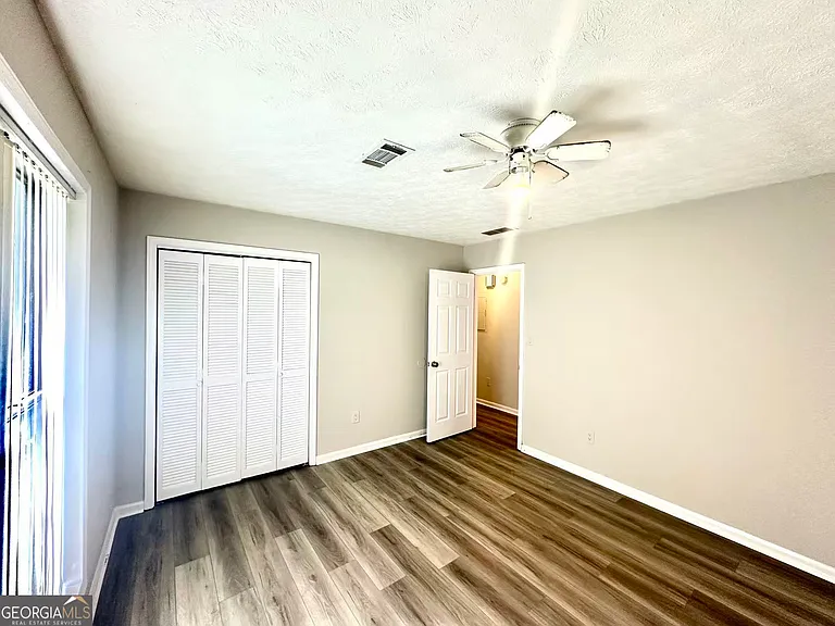100 Lakeview Ln — Photo 27