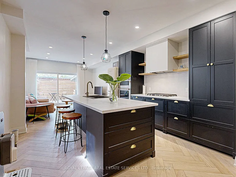 81 Major St — Photo 11