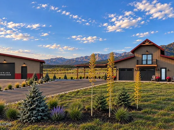115 Spike Loop, Etna, WY 83118