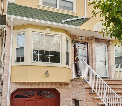 4th image of 104 Pitney Ave
