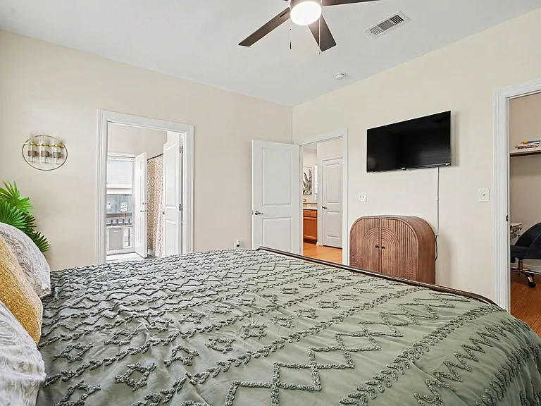 5323 Menard Ave — Photo 6