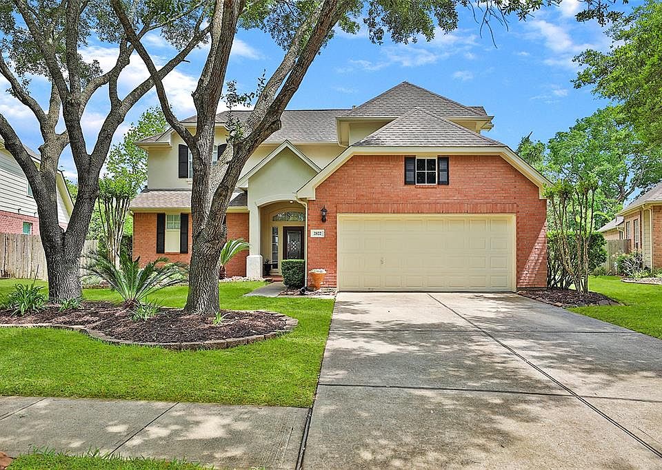 1st image of 2822 Five Oaks Dr