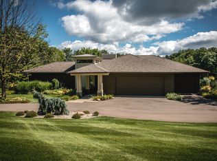 2890 Wood Duck Ln SE, Ada, MI 49301