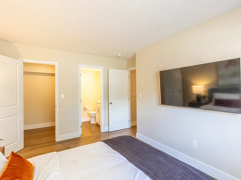 Jamestown Village Apartments — Photo 6