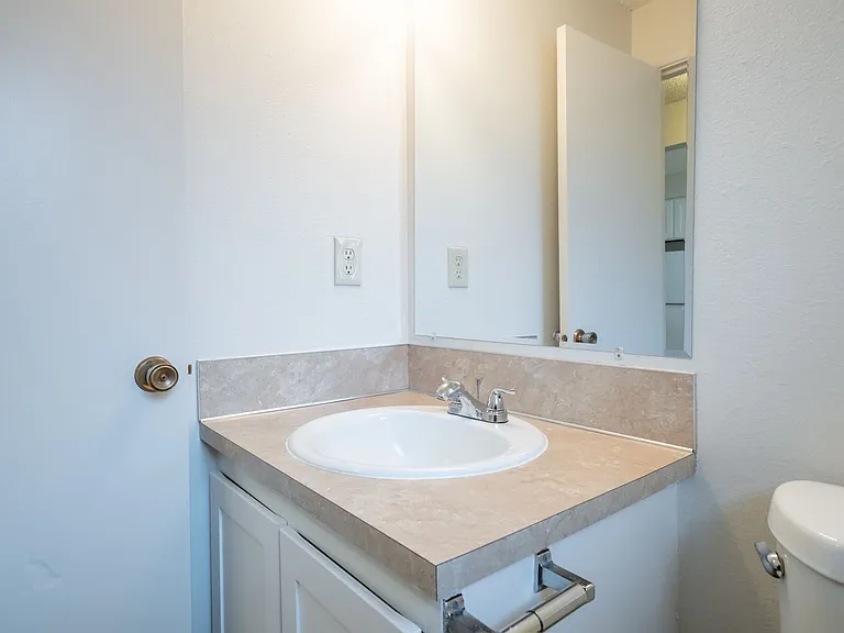 Tamara Manor — Photo 6