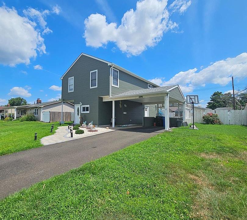 1st image of 12 Crescent Ln