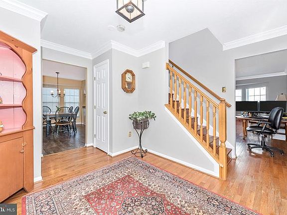 3rd image of 52 Fox Rock Dr
