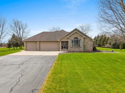 N8569 Woodland Dr, Seymour, WI, 54165