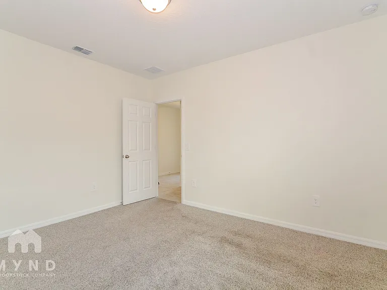796 Griffon Ave — Photo 16