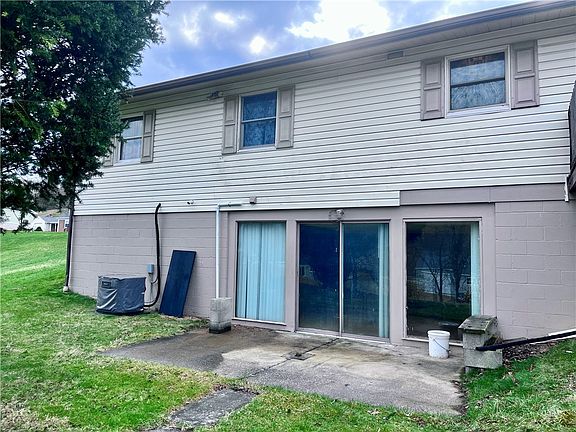 5th image of 218 Locust St