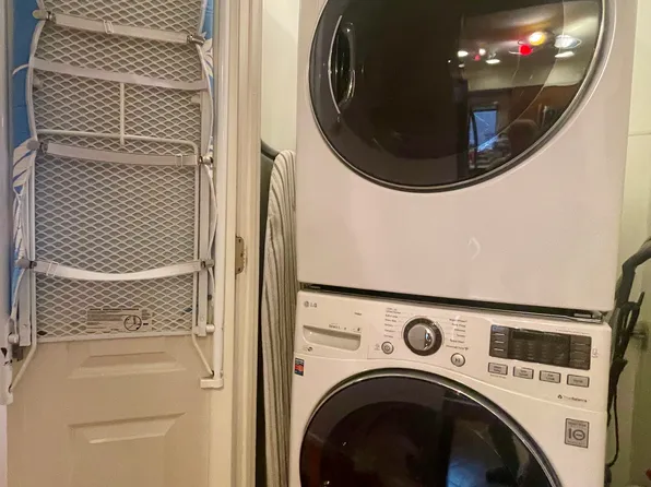 3105 Emmons Avenue image 10 of 31