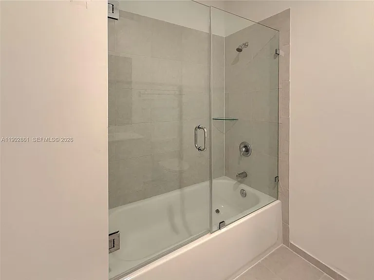 1060 SE 26th Ter #0 — Photo 16