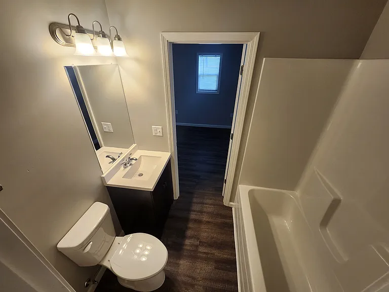 216 W Cherry St — Photo 3