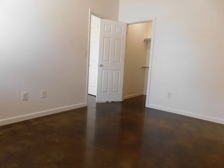1325 Cedar Ave — Photo 7