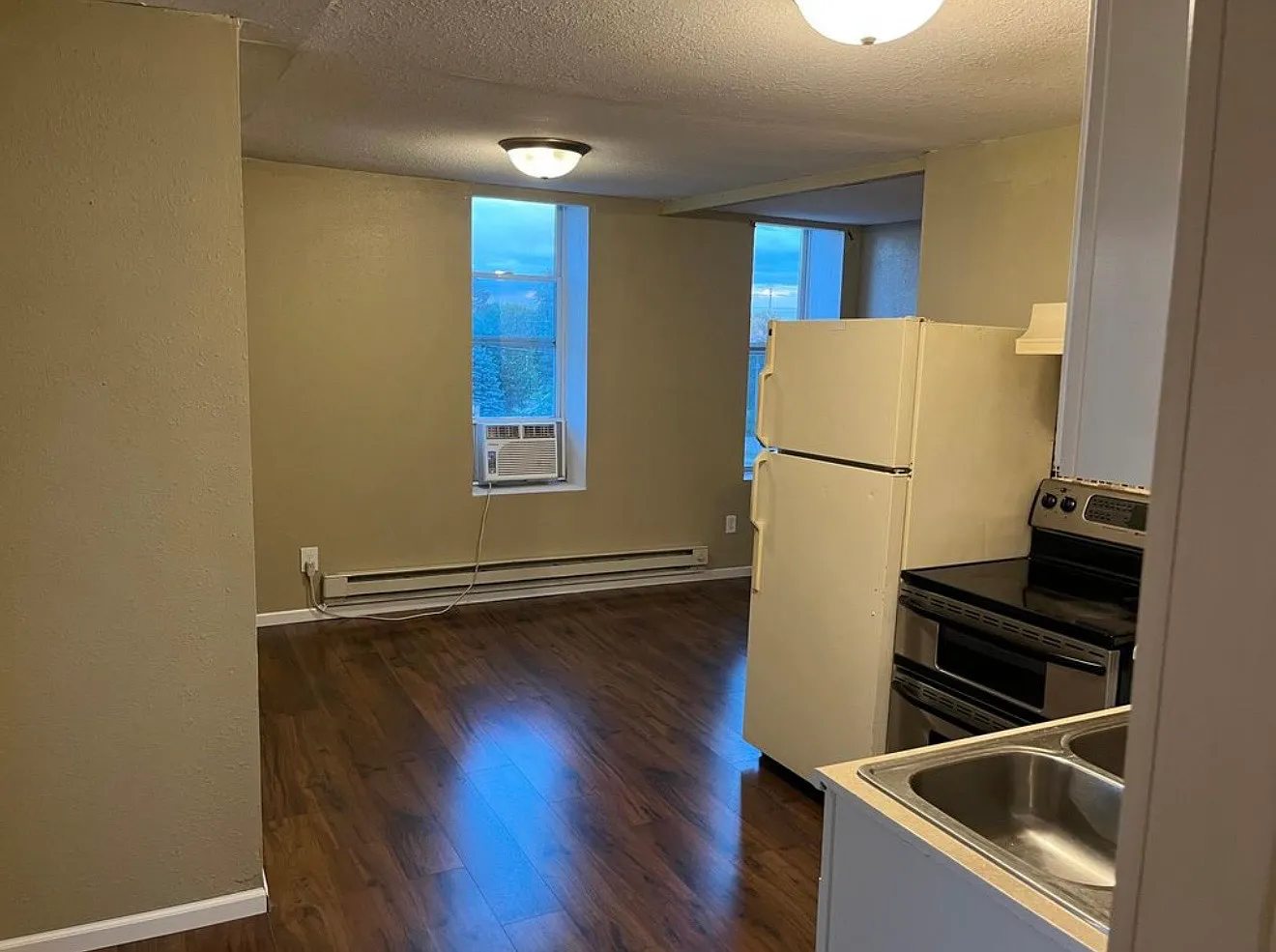 2 bed, 650 sqft, $1,045 — Photo 1