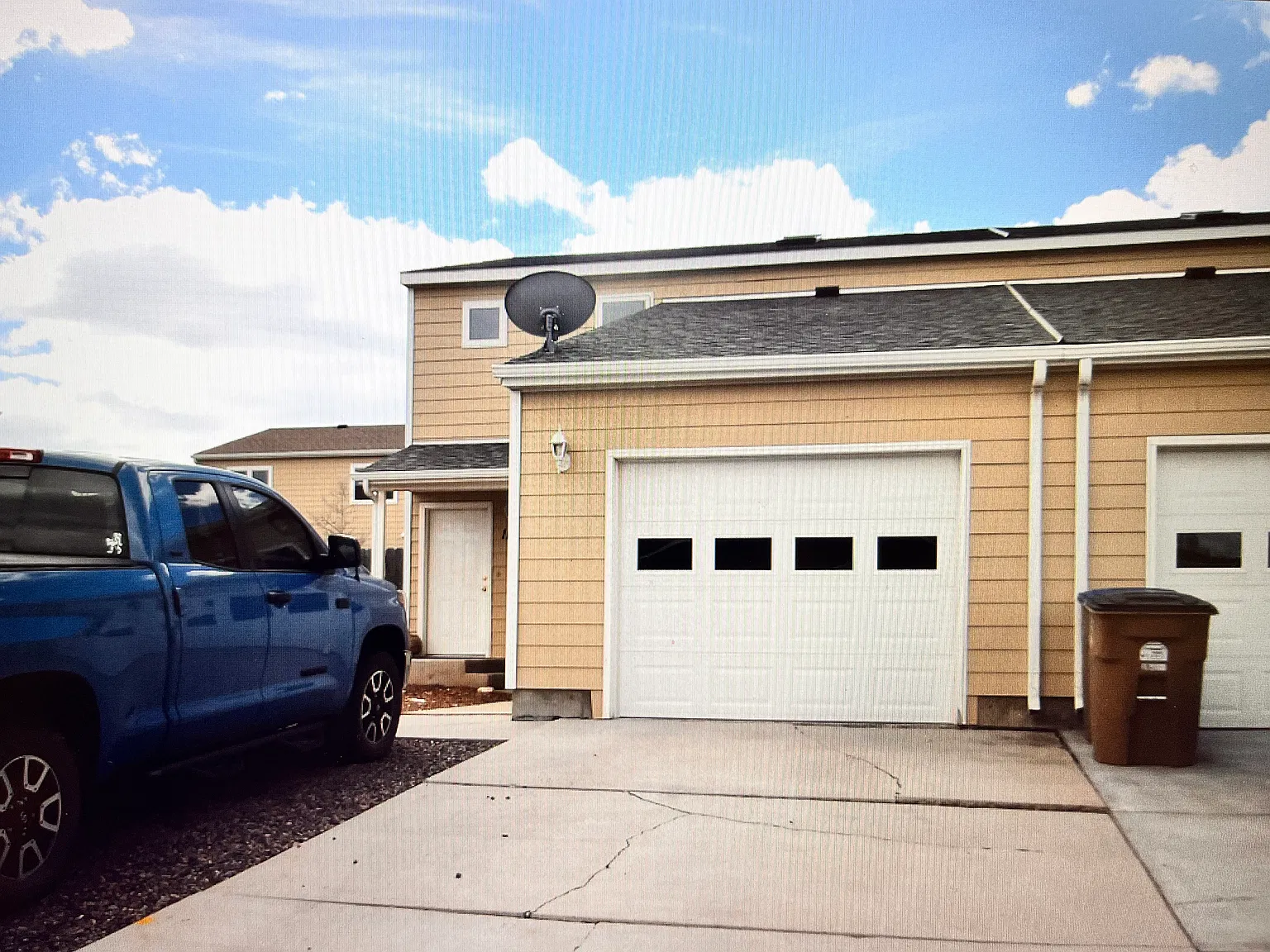 3 bed, 2.5 bath, 1664 sqft, $1,850 — Photo 1