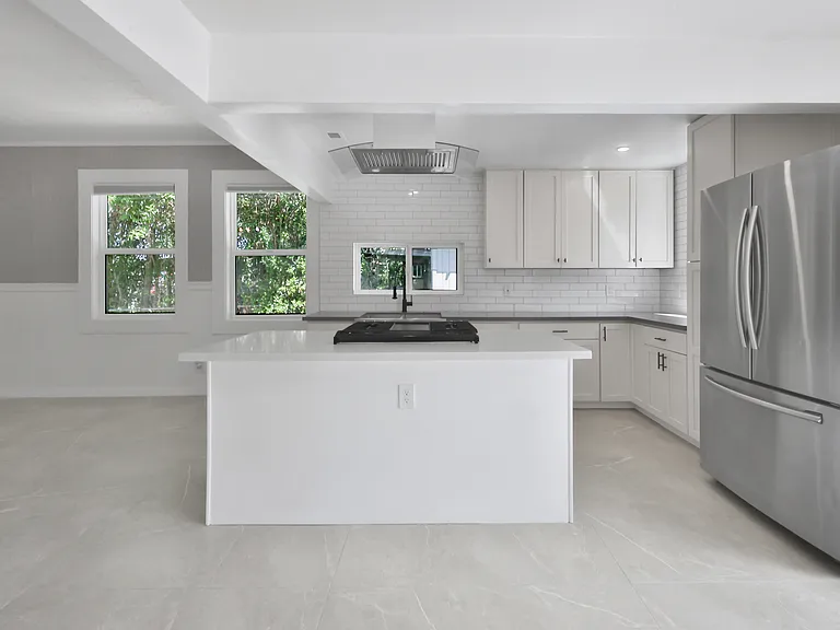 207 D St — Photo 14