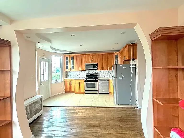 2 bed, 1000 sqft, $2,700 — Photo 1
