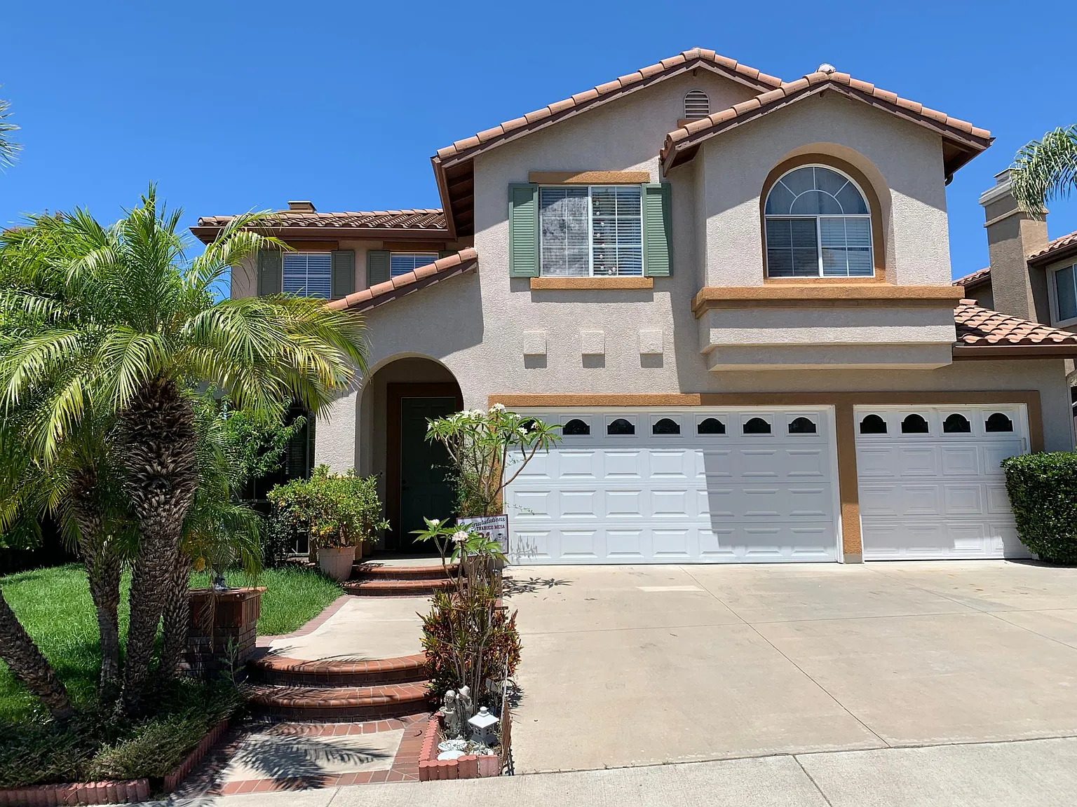 4 bed, 2.5 bath, 2031 sqft, $5,350 — Photo 1