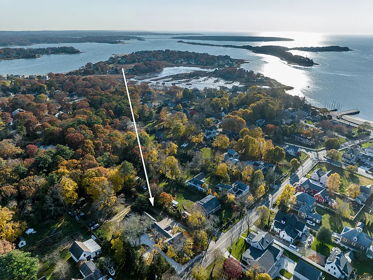 415 Barlows Landing Rd — Photo 2