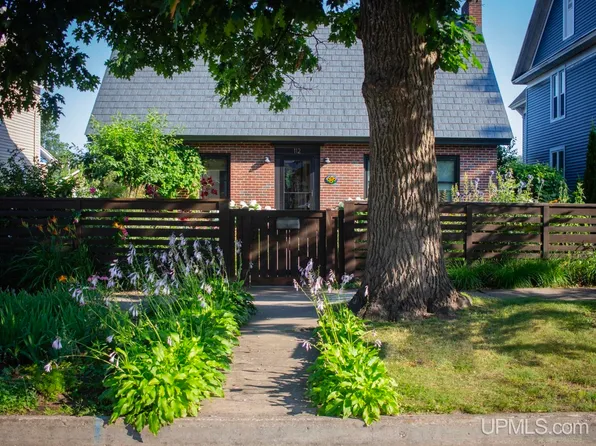 112 E Main St, Negaunee, MI 49866