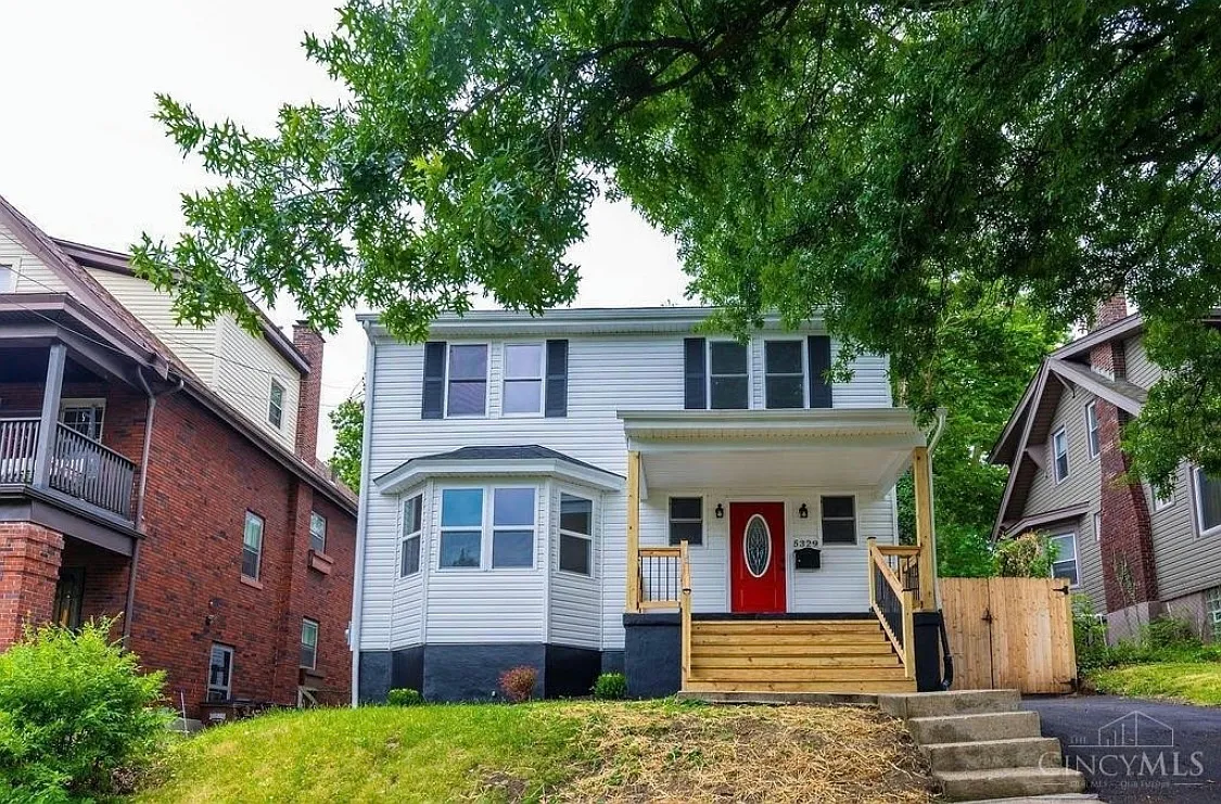 3 bed, 1.5 bath, 1672 sqft, $2,150 — Photo 1