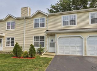539 Meadow Hill Ln, Round Lake Beach, IL