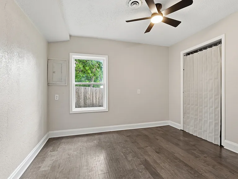 5508 Maple St — Photo 7