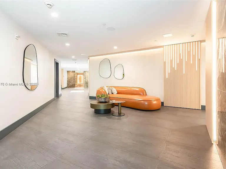 90 SW 3rd St #4105 — Photo 4