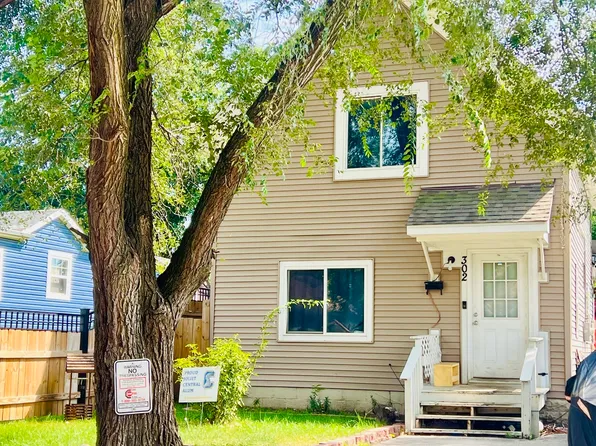 302 Oscar Ave, Joliet, IL 60433