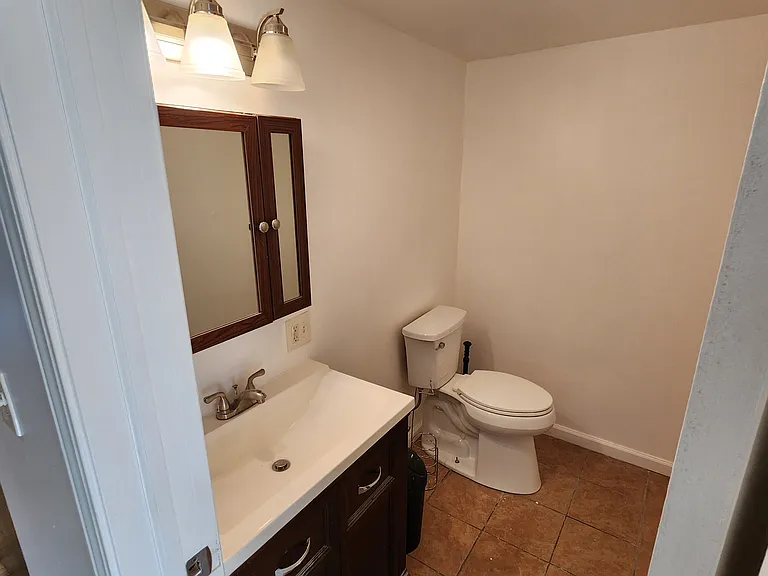 7130 Hollywood St — Photo 14