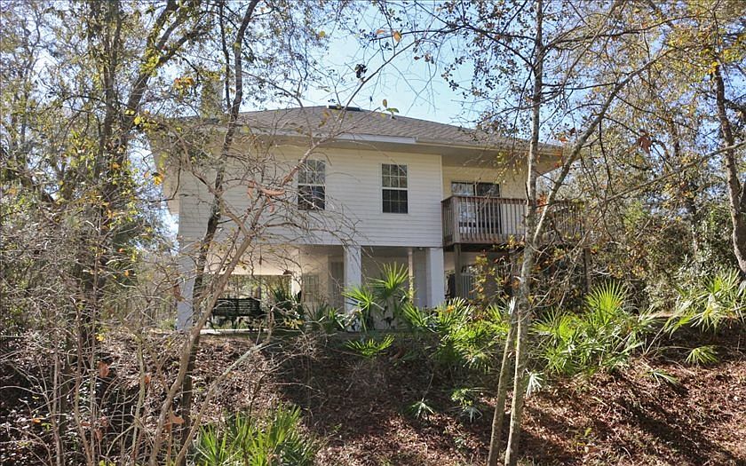 1st image of 495 NW Stephen Foster Dr