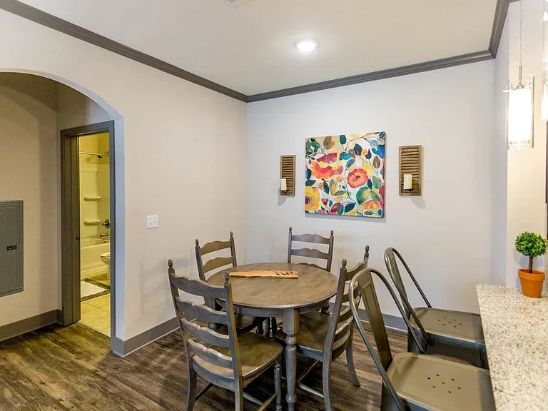 Vintage at Emory Road Apartments — Photo 3