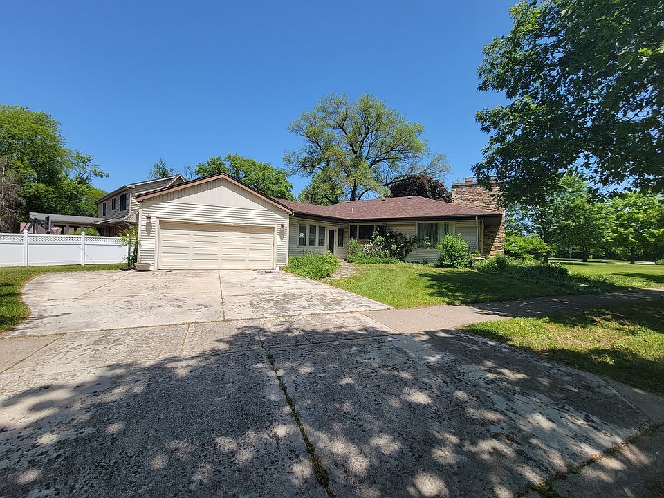2nd image of 644 Dundee Ave
