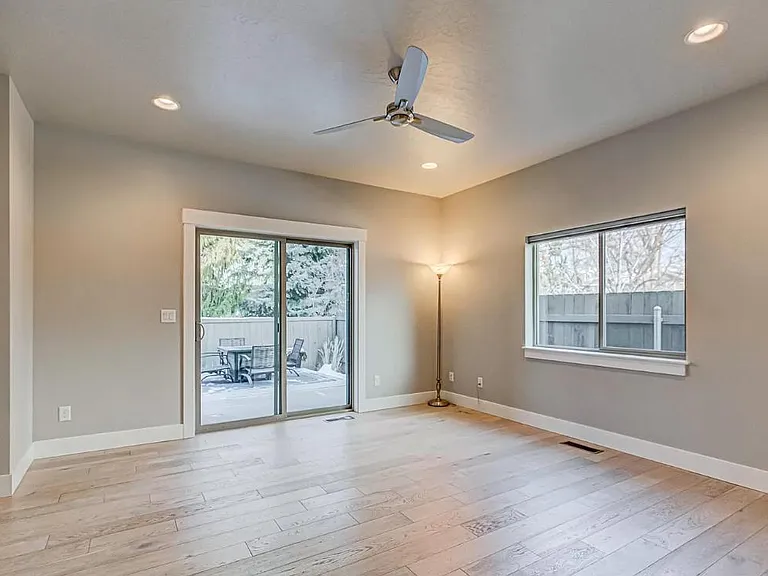 6416 W Glencrest Ln — Photo 12