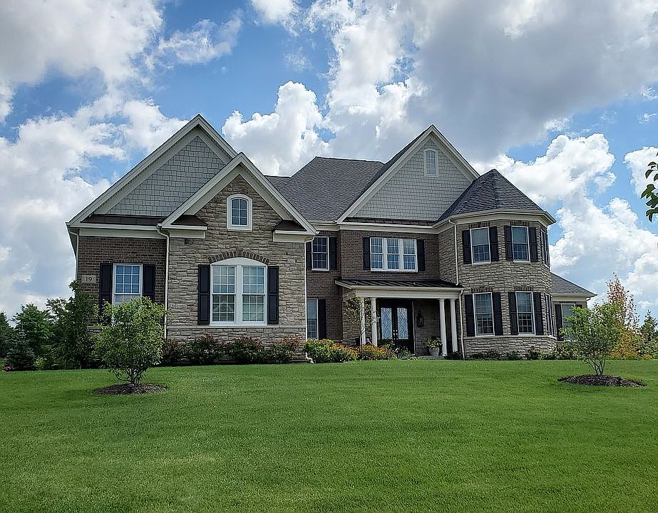 2nd image of 19 Acadia Dr