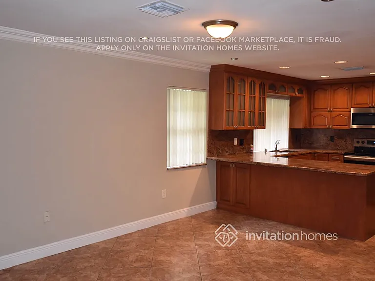 9811 SW 13th Ct — Photo 6
