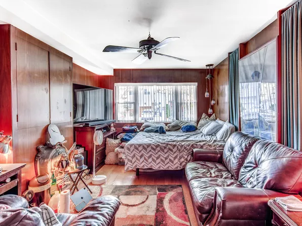 226 Whitman Drive image 7 of 20