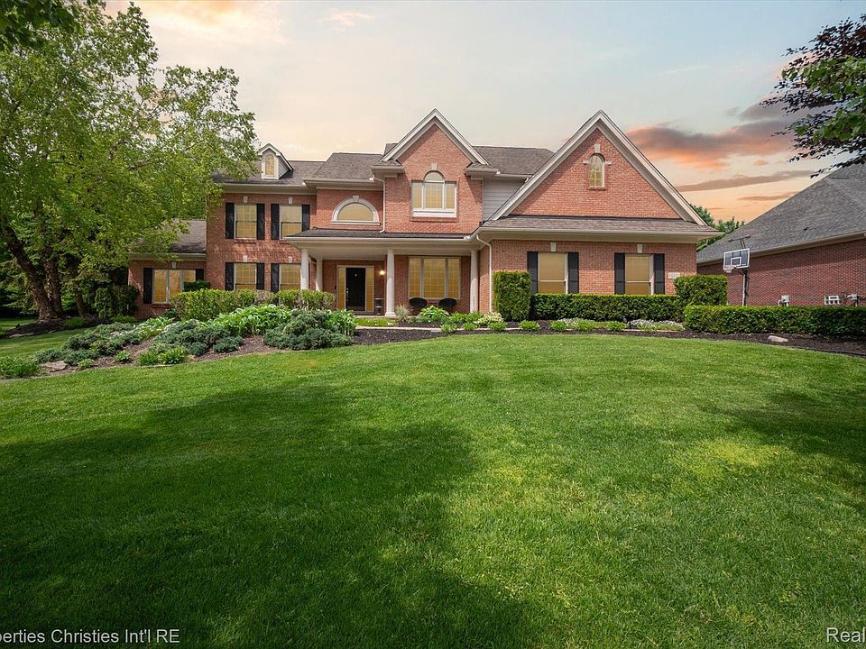 1st image of 16171 Pine Valley Dr