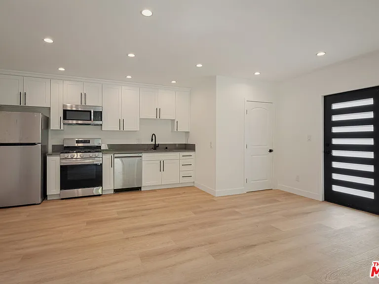 16740 Otsego St — Photo 26