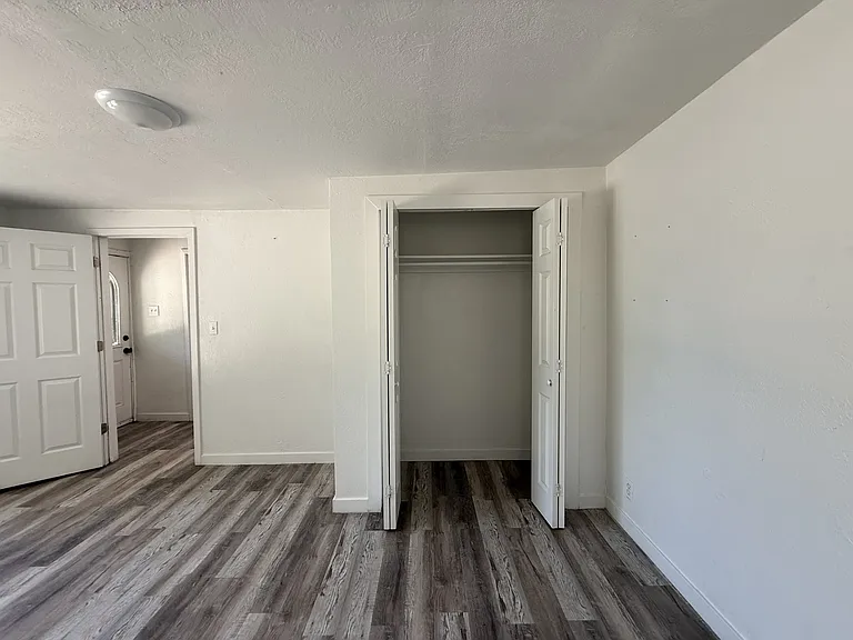 2557 Adams Ave #4 — Photo 11