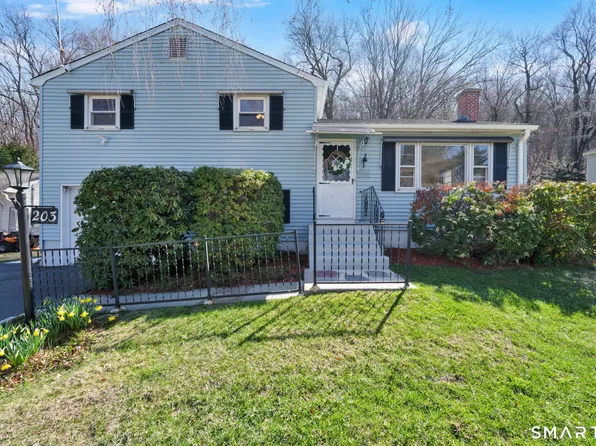 203 Brentwood Road, Newington, CT 06111