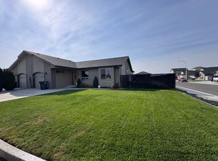 1302 Faucher Rd, Moxee, WA 98936