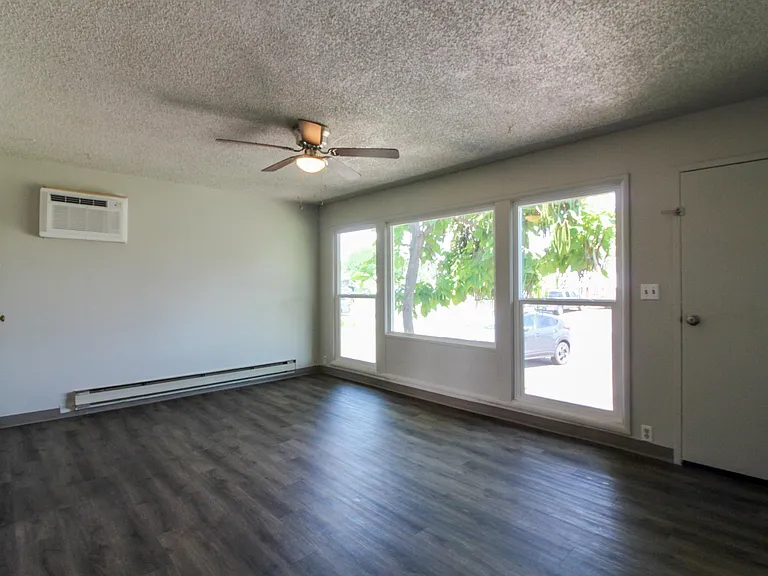 1907 Hood Ave — Photo 10