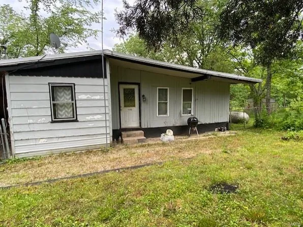 1253 Parkers Lake Dr, Perryville, MO 63775