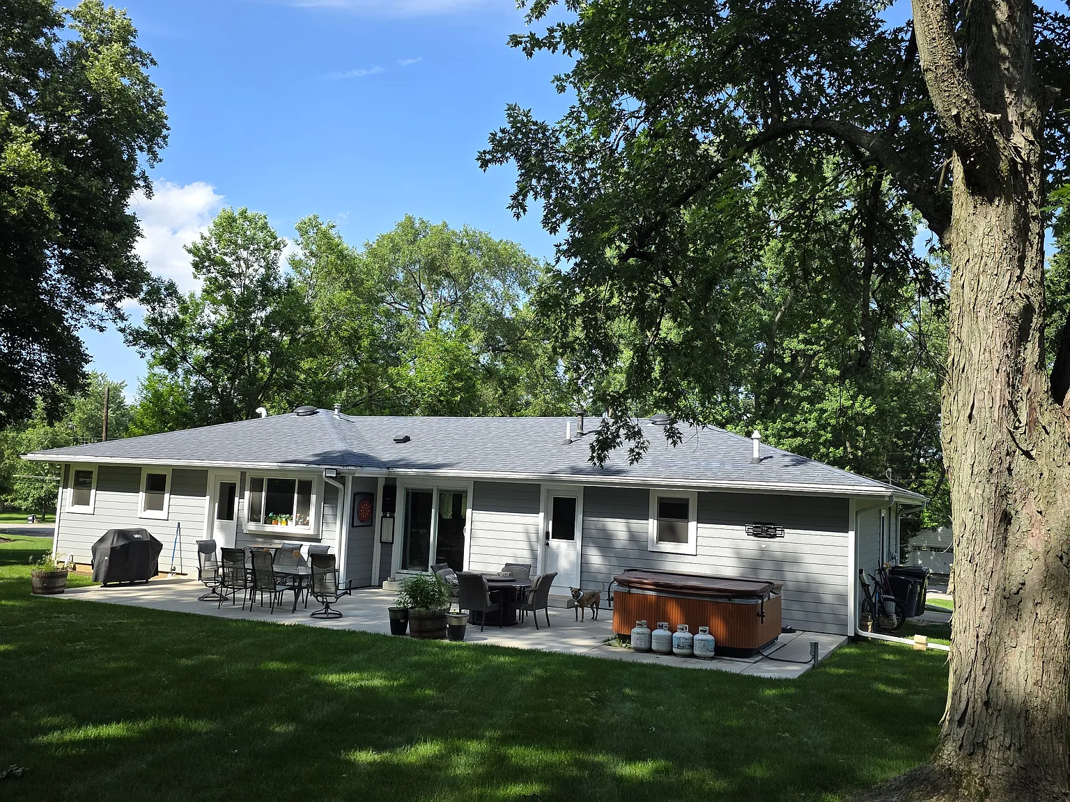 325 E Circle Dr — Photo 4
