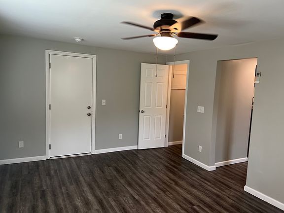 5th image of 102 Glenridge Pl #D